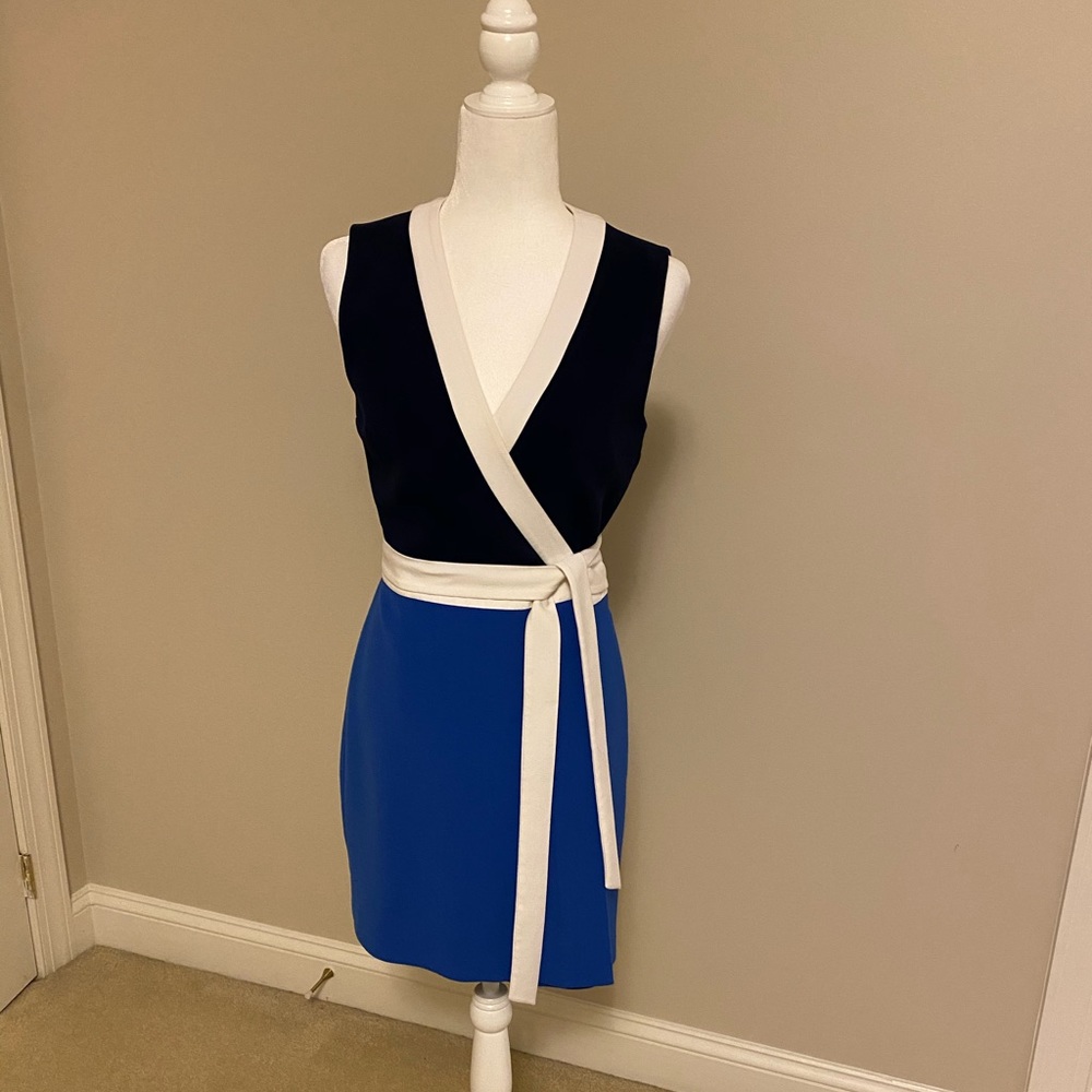 DVF stunning 2 tone sleeveless wrap dress